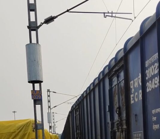 नव विकसित खजुराहो गुड्स शेड से पहली बार गेहूं की रैक की सफल लोडिंग