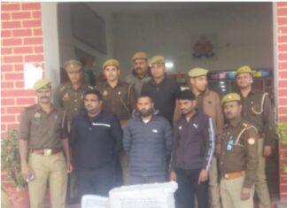 #Jhansi 9 लाख रुपए कीमत के गांजा की खेप सहित तीन अंतरप्रांतीय तस्कर गिरफ्तार