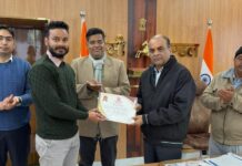 झांसी रेल मंडल के शुभम टिंकल सोलंकी बने “एम्प्लॉई ऑफ द मंथ”