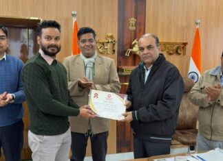 झांसी रेल मंडल के शुभम टिंकल सोलंकी बने “एम्प्लॉई ऑफ द मंथ”