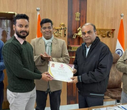 झांसी रेल मंडल के शुभम टिंकल सोलंकी बने “एम्प्लॉई ऑफ द मंथ”