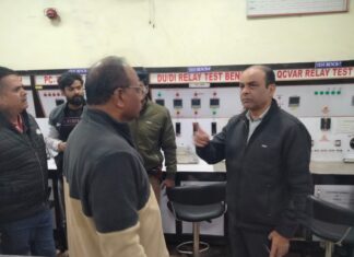 डीआरएम ने डीजल लोको शेड को ₹50,000 का ग्रुप कैश अवार्ड प्रदान किया