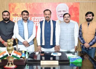 उप मुख्यमंत्री केशव प्रसाद मौर्य से बबीना विधायक राजीव सिंह पारीछा ने की शिष्टाचार भेंट