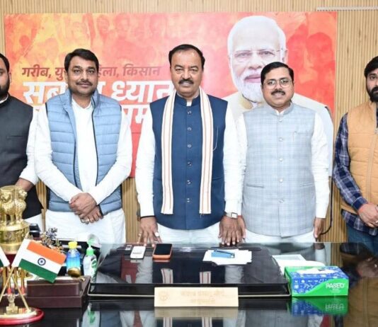 उप मुख्यमंत्री केशव प्रसाद मौर्य से बबीना विधायक राजीव सिंह पारीछा ने की शिष्टाचार भेंट