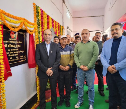 झांसी स्टेशन पर परिवर्तित स्थान पर आरक्षण कार्यालय प्रारंभ