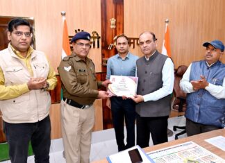 RPF जवान भीमसेन त्रिपाठी बने झांसी रेल मंडल के “एम्प्लॉयी ऑफ द मंथ”
