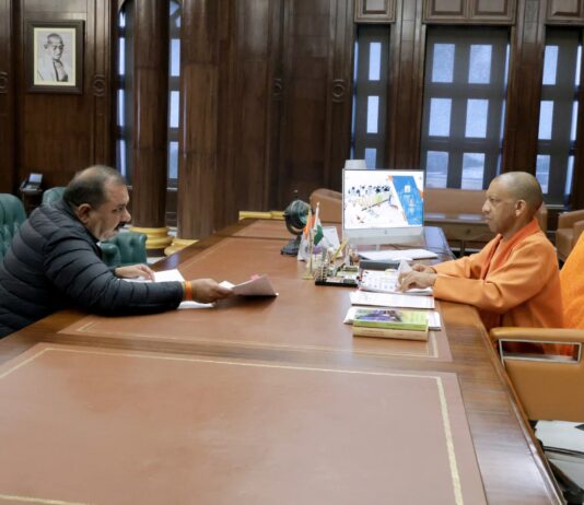 विधायक रवि शर्मा ने झांसी की जन समस्याओं व विकास से जुड़े विषयों पर मुख्यमंत्री से कार्रवाई का अनुरोध किया