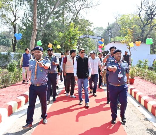 #Jhansi रेलवे की जंगल नुमा नर्सरी हुई फुलवारी में परिवर्तित