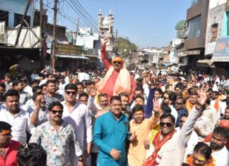 महाशिवरात्रि पर शिव बारात में उमड़ा शिव भक्तों का सैलाब, मढिया महादेव मंदिर पर किया अभिषेक व पूजन