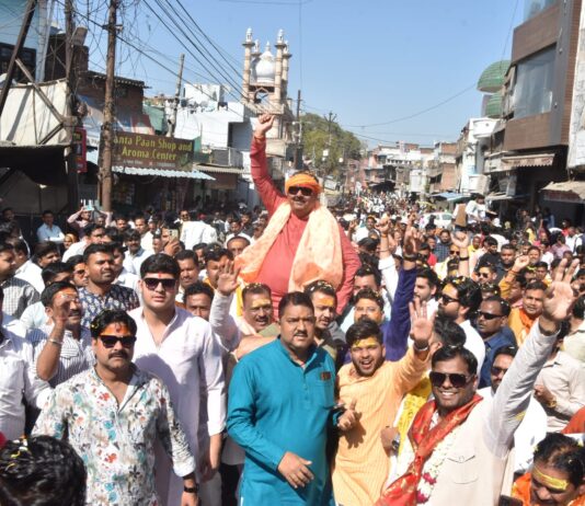 महाशिवरात्रि पर शिव बारात में उमड़ा शिव भक्तों का सैलाब, मढिया महादेव मंदिर पर किया अभिषेक व पूजन