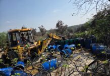 आबकारी का विशेष प्रवर्तन अभियान में जेसीबी से अवैध शराब के अड्डे तहस-नहस