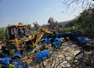 आबकारी का विशेष प्रवर्तन अभियान में जेसीबी से अवैध शराब के अड्डे तहस-नहस