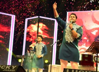 “साधो द बैंड” की प्रस्तुतियों में भक्ति रस के रंग में डूबी झांसी