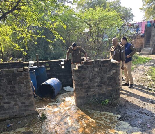 आबकारी का प्रवर्तन अभियान, 125 लीटर कच्ची शराब बरामद