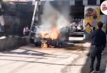 #Jhansi चलती कार धू-धू कर जली, अफरातफरी मची