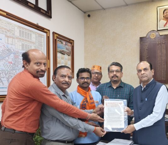 रेल कर्मियों की ज्वलंत समस्याओं पर दिया ज्ञापन