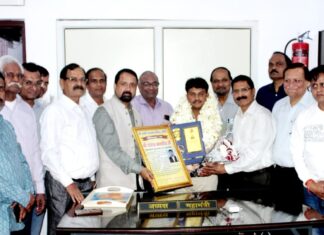 द्रोणाचार्य पुरस्कार से सम्मानित योगेश मालवीय का श्री लक्ष्मी व्यायाम मंदिर द्वारा सम्मान