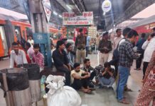 ट्रेन साइड वेंडिंग की आड़ में अवैध वैंडर्स गिरोह सक्रिय, 6 पकड़े