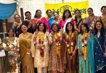 गहोई गौरव महिला विंग की अध्यक्षा राधिका खांगट व सचिव ऋतु सेठ