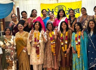 गहोई गौरव महिला विंग की अध्यक्षा राधिका खांगट व सचिव ऋतु सेठ