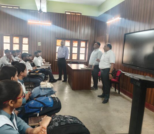 आबकारी विभाग की पहल : पॉलिटेक्निक कालेज में नशे के विरुद्ध जागरूकता
