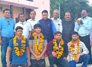 उत्तर प्रदेश ग्रामीण कुश्ती लीग में पदक विजेता झांसी के पहलवान सम्मानित