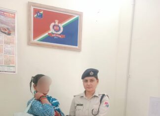 आरपीएफ द्वारा 10.50 लाख रुपये के सोने के आभूषण महिला यात्री को सुरक्षित सुपुर्द