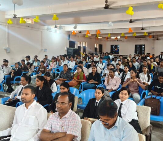 छात्र-छात्राओं को HIV/एड्स के रोकथाम के प्रति जागरूक किया