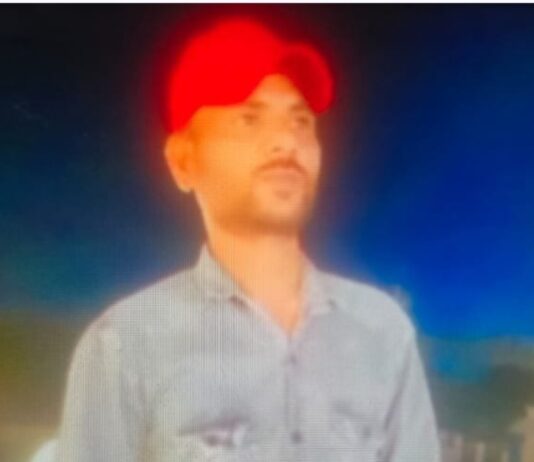 होटल के बंद कमरे सड़ रही थी फंदे पर झूलती लाश, दुर्गंध ने खोला राज