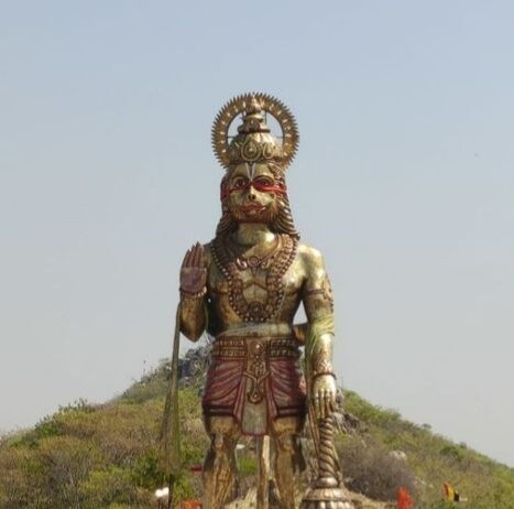बुंदेलखंड में 51 फीट ऊंची अष्टधातु से निर्मित भगवान हनुमान की विशाल भव्य प्रतिमा