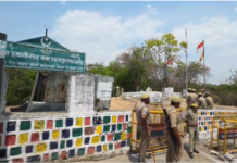 Jhansi सरकारी भूमि पर कब्जा कर बनी मजार को जेसीबी ने किया समतल