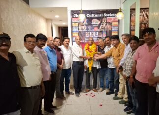 झांसी कल्चरल सोसायटी ने किया काका का अभिनंदन