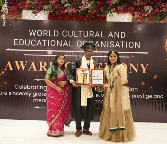 दिल्ली में ऑनरेरी डॉक्टरेट अवॉर्ड से अशोक अग्रवाल काका अलंकृत