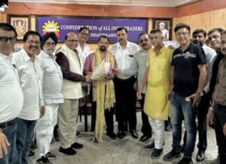 रायपुर, छत्तीसगढ़ में व्यापारी नेता संजय पटवारी हुए सम्मानित