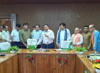 एसआईआर प्रक्रिया के बाद फाइनल वोटर लिस्ट जारी, झांसी जिले में 14, 24, 735 मतदाता