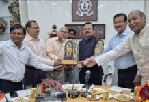 डीसीए द्वारा प्रशासनिक अधिकारियों व खिलाड़ियों का सम्मान