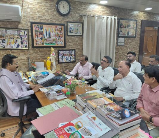 बीयू : कांग्रेसियों ने SFS शिक्षकों के शोषण के खिलाफ की आवाज बुलन्द