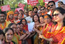 “झांसी में ‘हिन्दू बेटी बचाओ संघर्ष समिति’ ने सामाजिक सुरक्षा व कड़े कानूनों की मांग उठाई”