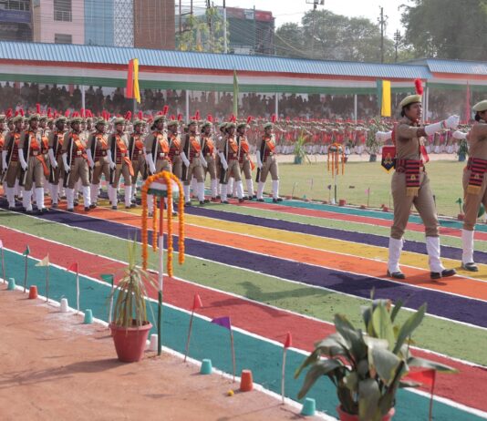 झांसी पुलिस लाइन में महिला रिक्रूट आरक्षियों का भव्य दीक्षांत परेड समारोह