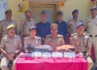 बांदा में चित्रकूट एक्सप्रेस में हुई लाखों की चोरी में मामा-भांजा हत्थे चढ़े, माल मिला