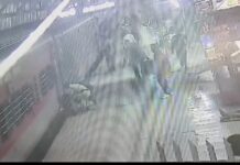 ‘आपरेशन जीवन रक्षा’ : ट्रैन व प्लेटफार्म के बीच गिरी महिला की बचाई जान
