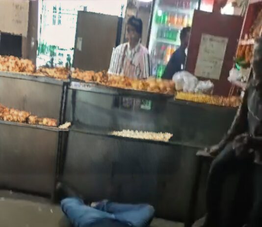 चित्रा चौराहा पर मौत का झपट्टा, मिनटों में निकली जान