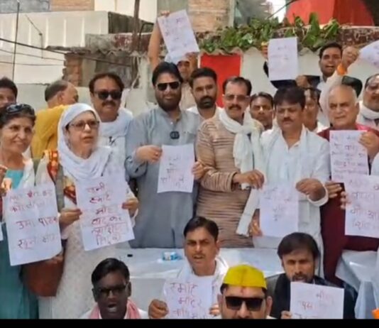 पूर्व केंद्रीय मंत्री मैदान में, खून से लिखे पत्र! स्मार्ट मीटर के खिलाफ सड़कों पर उतरे कांग्रेसी