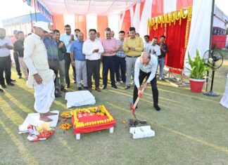 #Jhansi डीएसए क्रिकेट स्टेडियम में 4 करोड़ से राष्ट्रीय स्तर की फ्लड लाइट्स