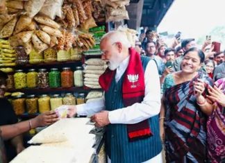 पीएम को झालमुड़ी को खिलाने वाले विक्रम साहू की दुकान को बम से उड़ाने की धमकी