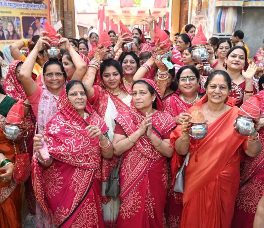 कलश यात्रा व ध्वजारोहण एवं मंडप उदघाटन के साथ पंचकल्याणक महोत्सव प्रारंभ