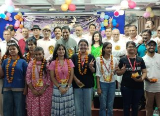 वॉइस आफ बुंदेलखंड का शानदार आगाज, प्रतिभागियों का सेमीफाइनल 24 को