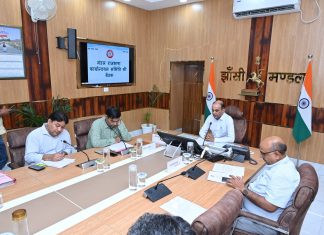 अधिकारी अपने निरीक्षण नोट मूल रूप से हिंदी में तैयार करें