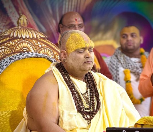 परमात्मा को सरल स्वभाव के लोग प्रिय हैं: राधामोहनदास