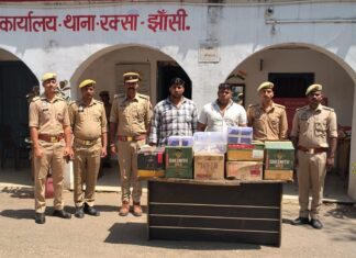 मुठभेड में गाड़ी सवार दो तस्कर गिरफ्तार, शराब की 256 बोतल, 1.32 लाख रुपए बरामद